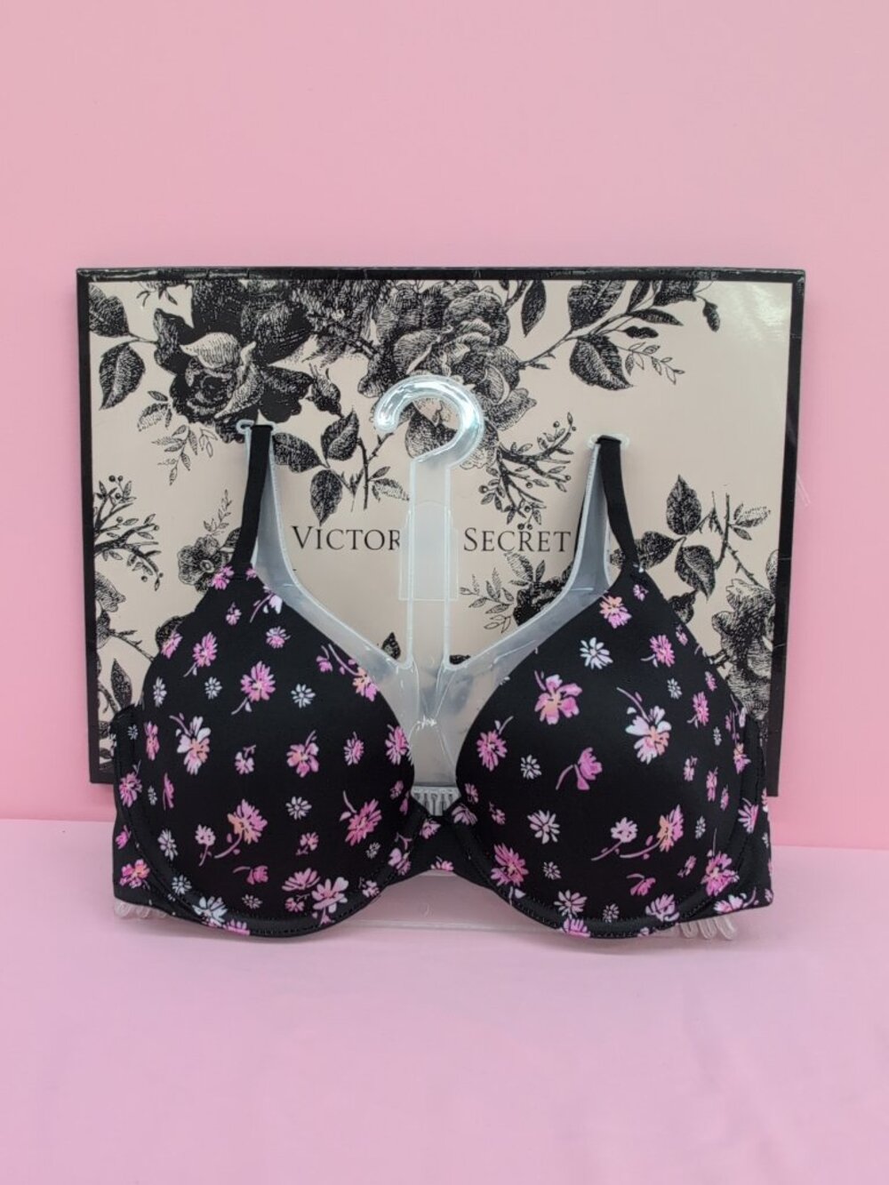 Victoria Secret Lightly Lined Full Coverage T Shirt Bra 36B Black Ground Floral